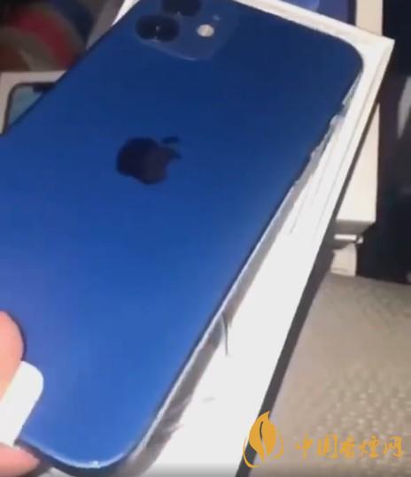 iPhone 12藍(lán)色和白色哪個好 iPhone 12藍(lán)色真機(jī)開箱