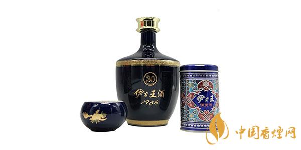 伊力王酒多少錢(qián)一瓶 伊力王酒1956鐵盒30年價(jià)格